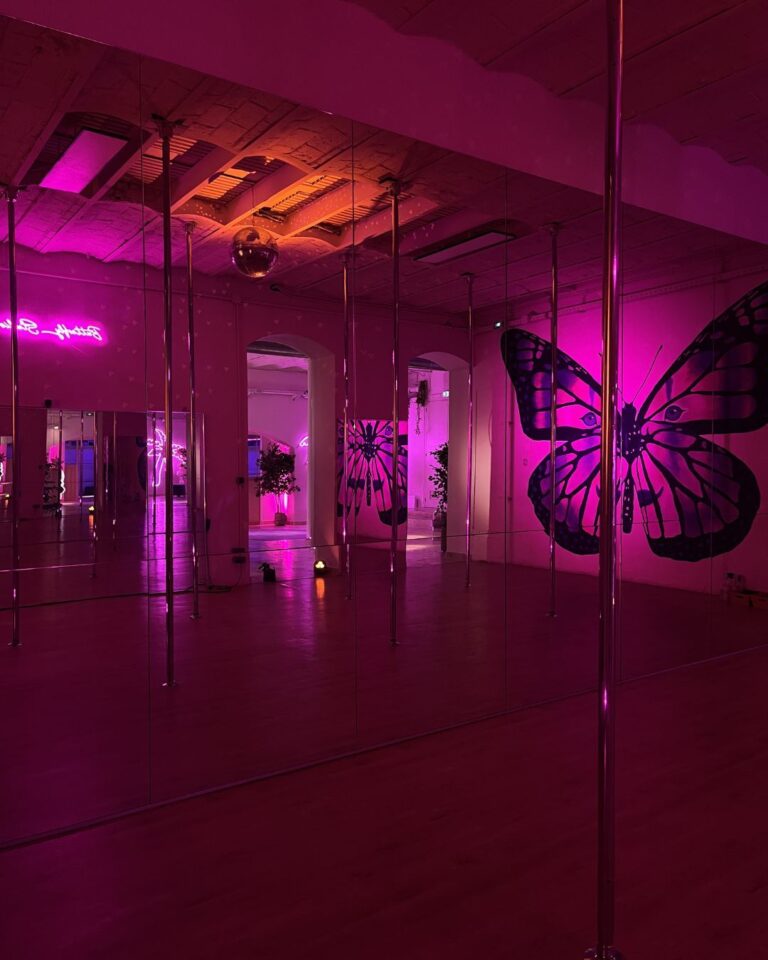 Instagram post from athleticayogaparis. This post is in position 15.