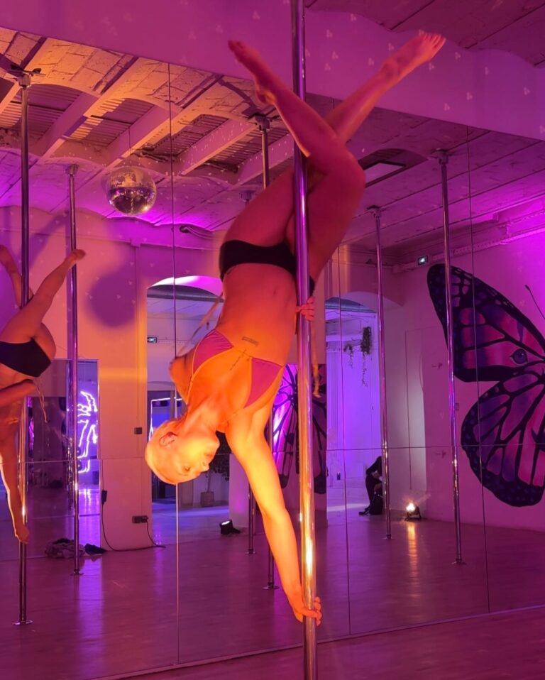 Instagram post from athleticayogaparis. This post is in position 7.